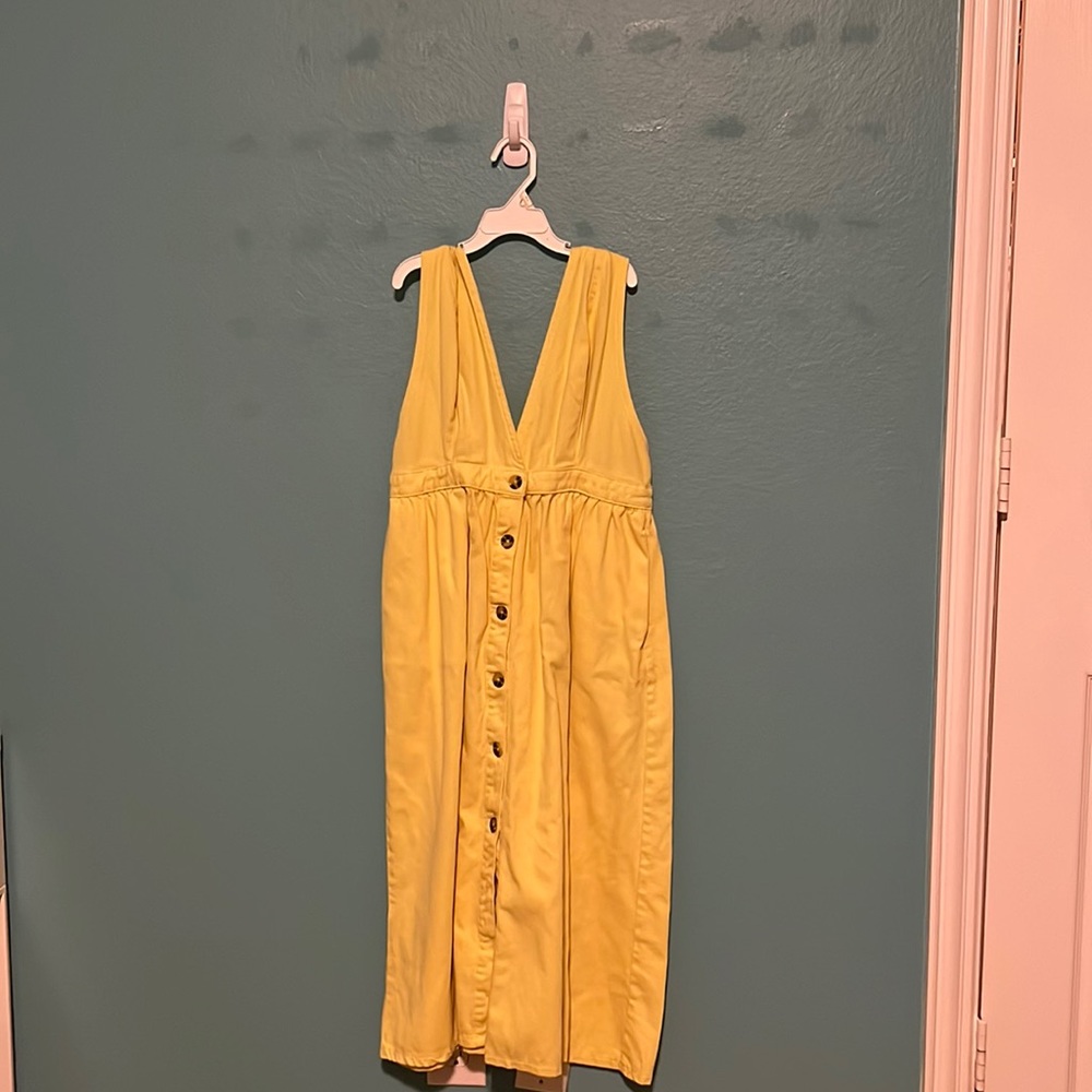 Yellow dress